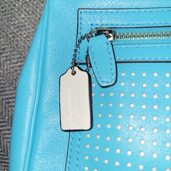 Coach Large legacy Perforated Clutch/ Wristlet - Picture 5 of 8